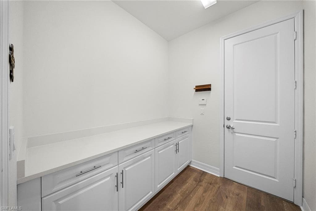 4586 Luminary AVE-40