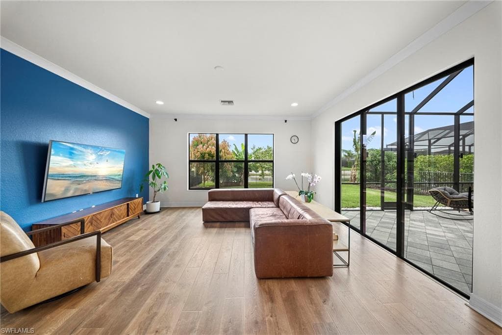 4586 Luminary AVE-18