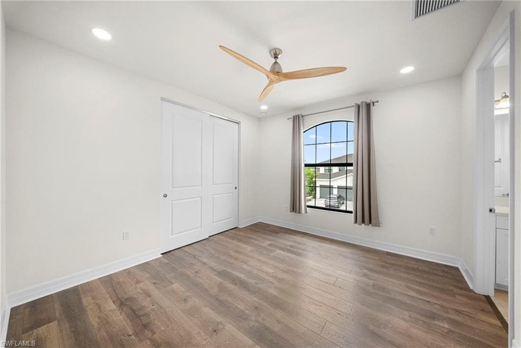 4586 Luminary AVE-38