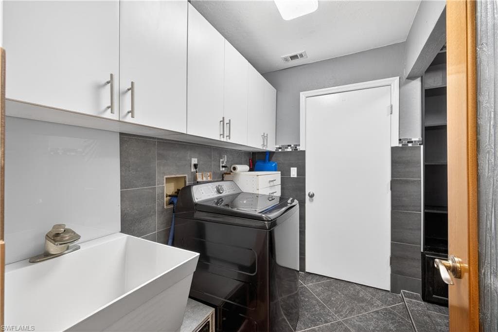 6670 Pangola RD-26