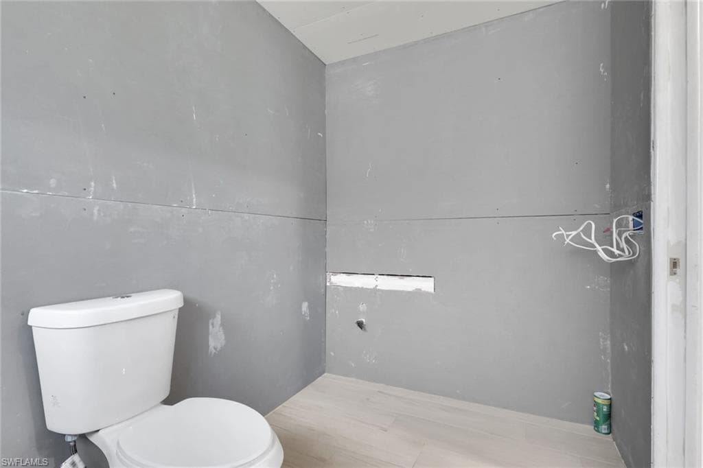 27126 Rue De Paix-22