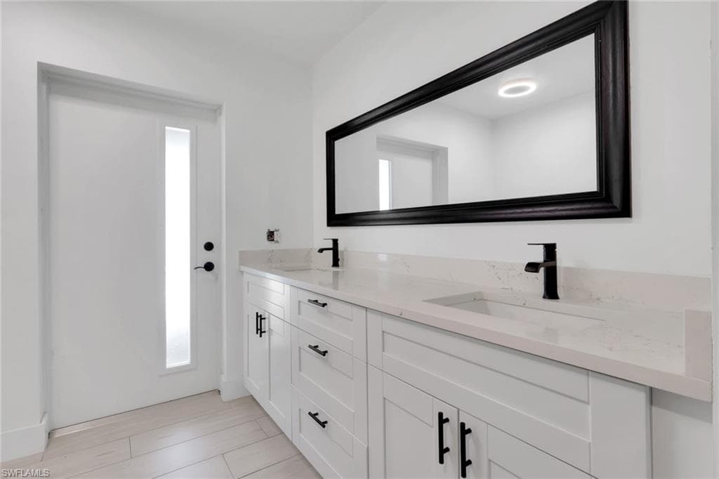 27126 Rue De Paix-25