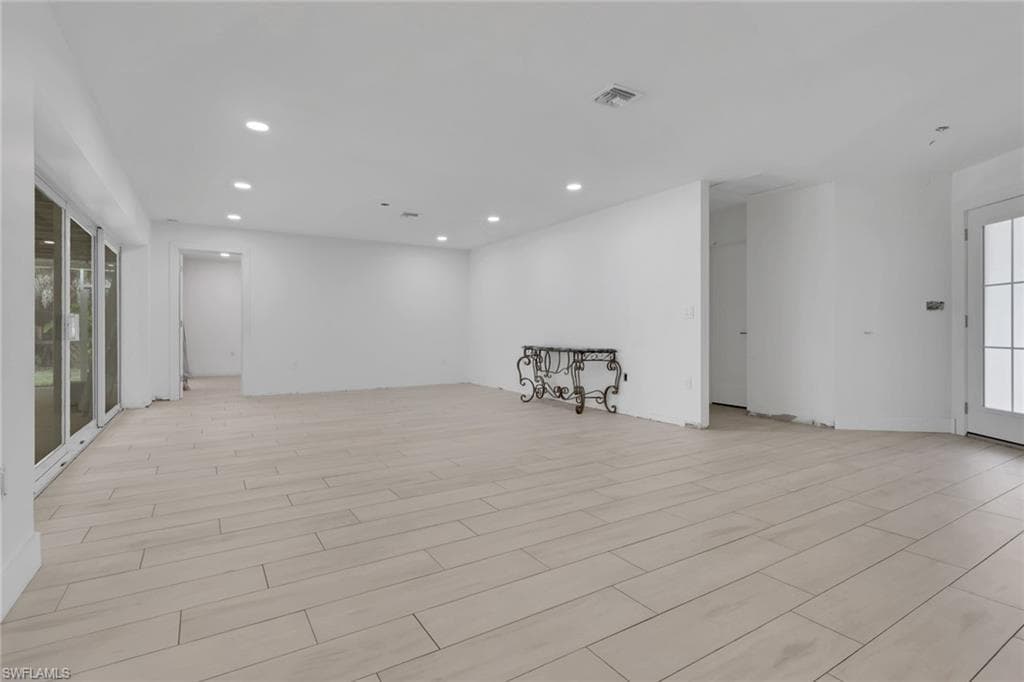 27126 Rue De Paix-6