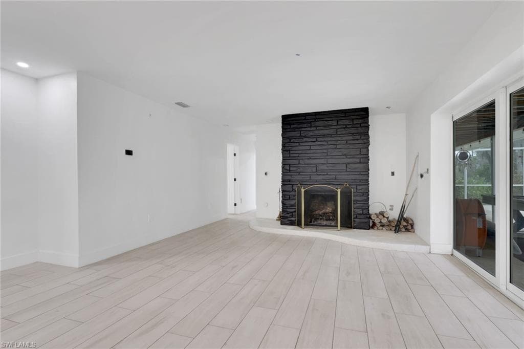 27126 Rue De Paix-14