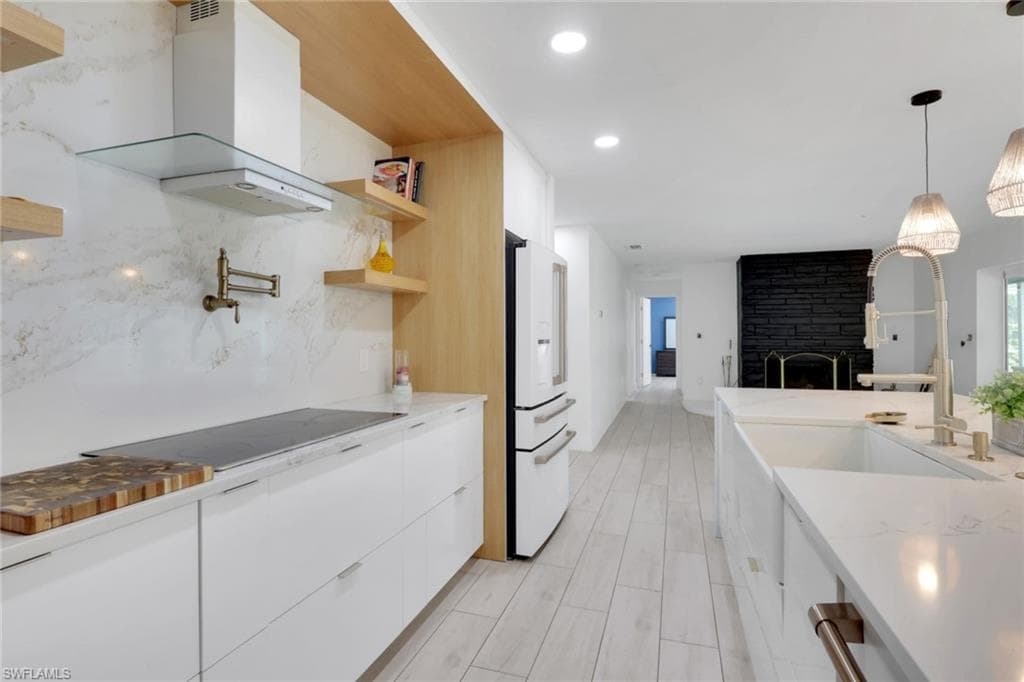 27126 Rue De Paix-10