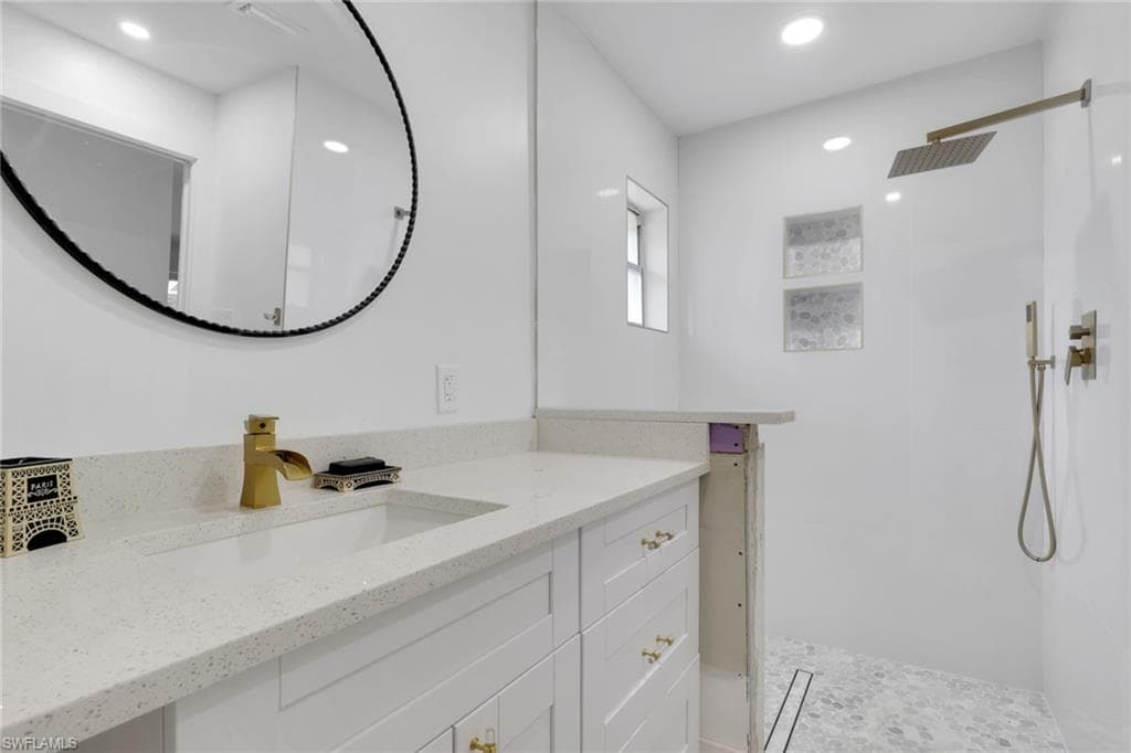 27126 Rue De Paix-30