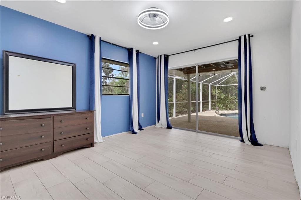 27126 Rue De Paix-24