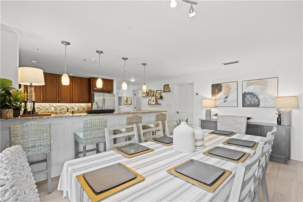 16442 Timberlakes DR 204-5