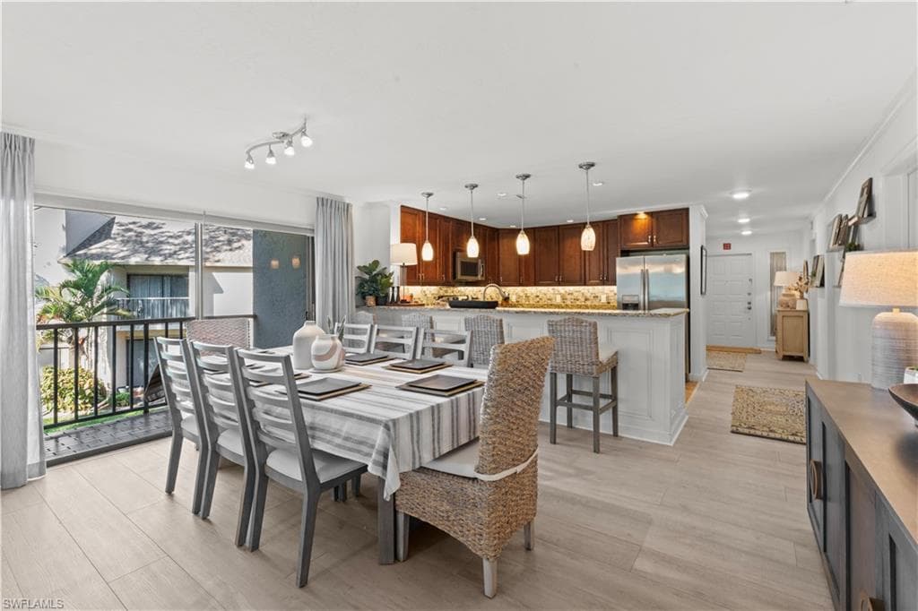 16442 Timberlakes DR 204-6