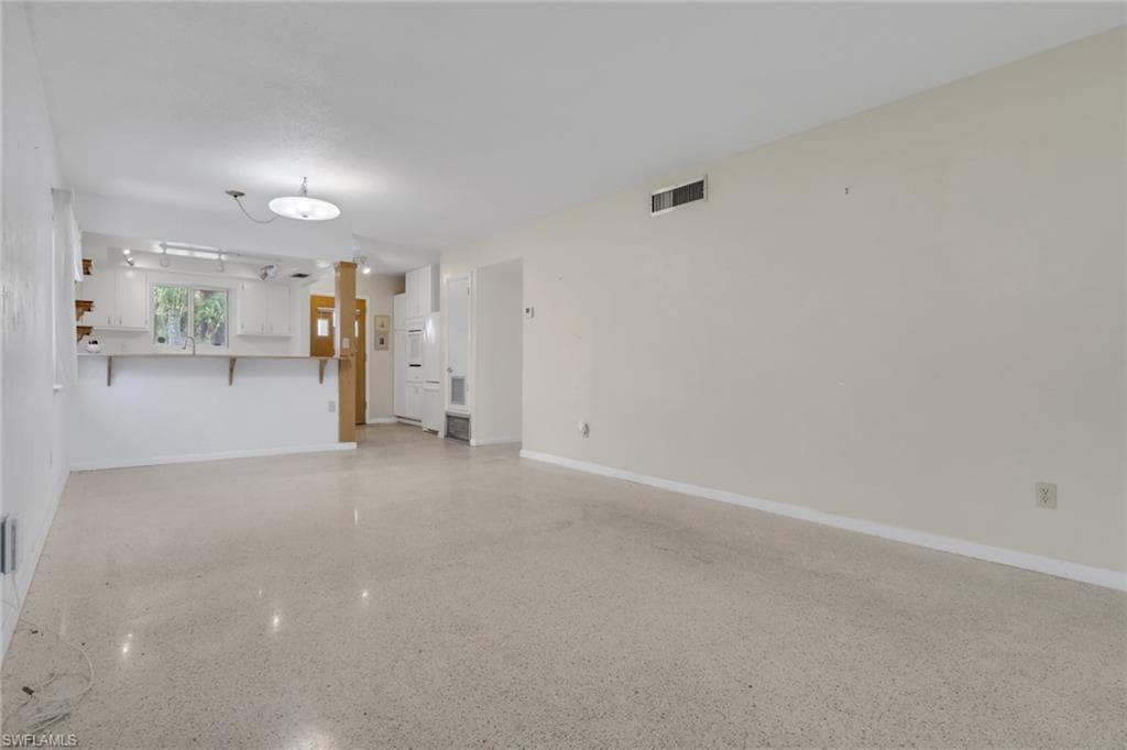 2212 E 6th ST-16
