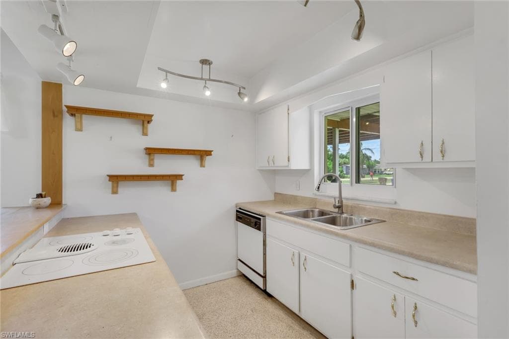 2212 E 6th ST-11