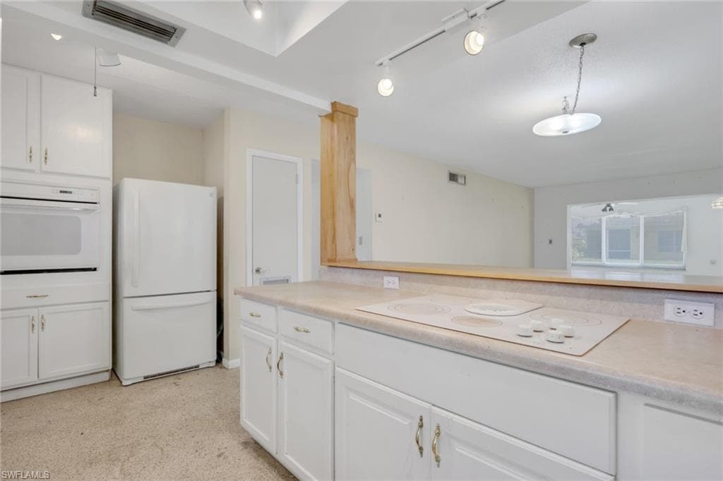 2212 E 6th ST-9