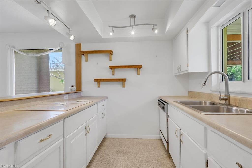 2212 E 6th ST-10