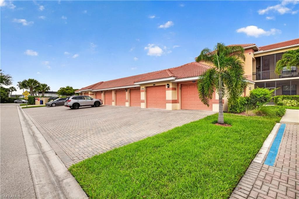 13710 Julias WAY 924-2