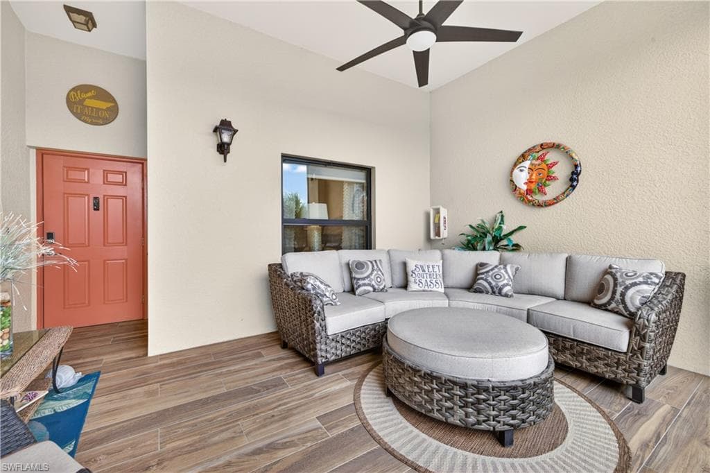 13710 Julias WAY 924-0