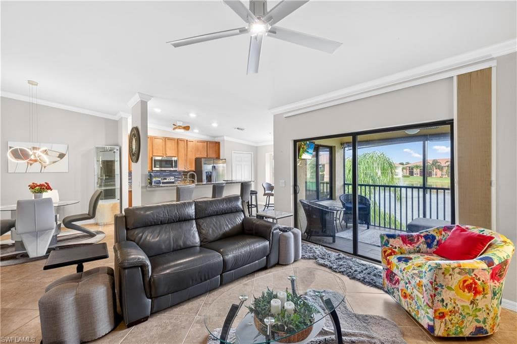 13710 Julias WAY 924-4
