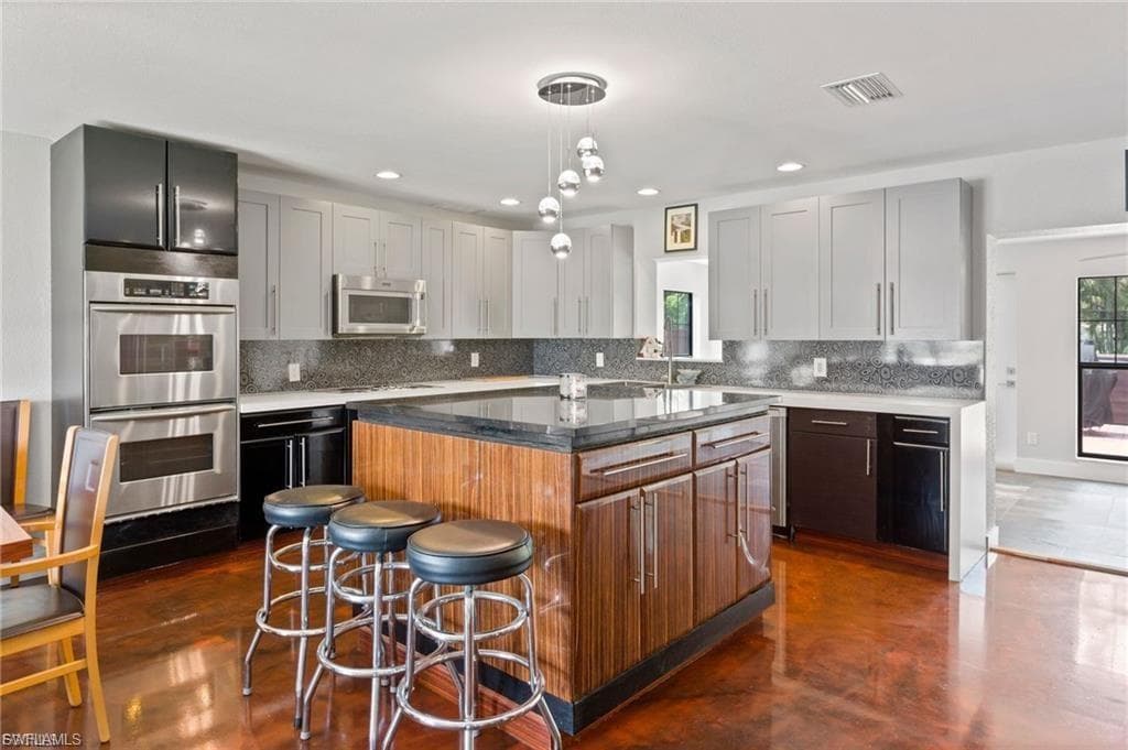 1763 Inlet DR-12