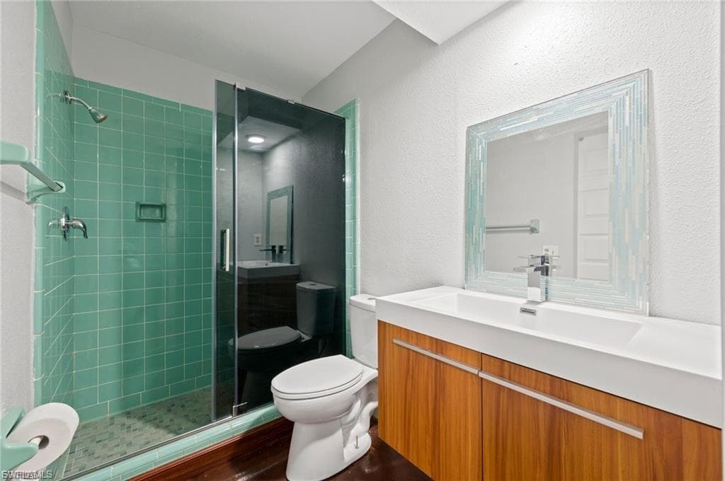 1763 Inlet DR-15