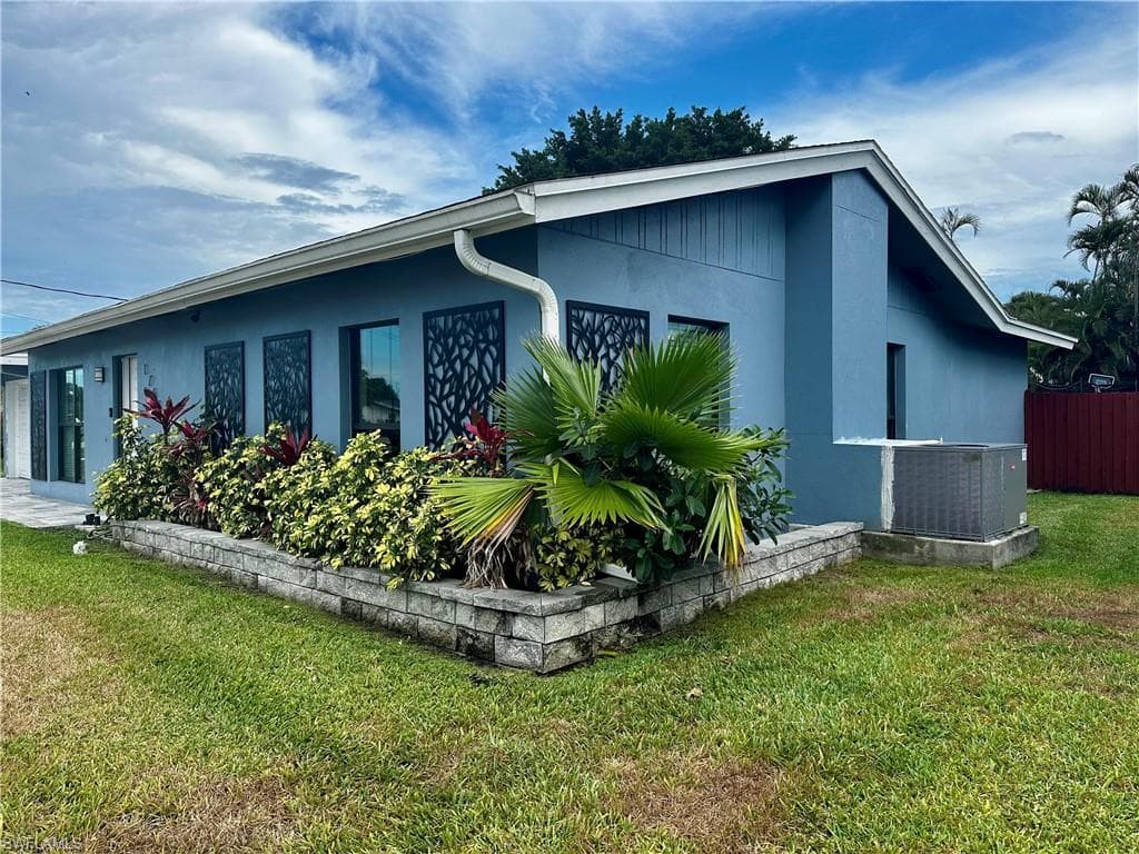 1763 Inlet DR-2