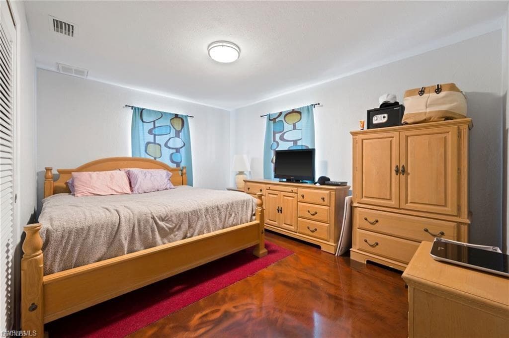 1763 Inlet DR-14