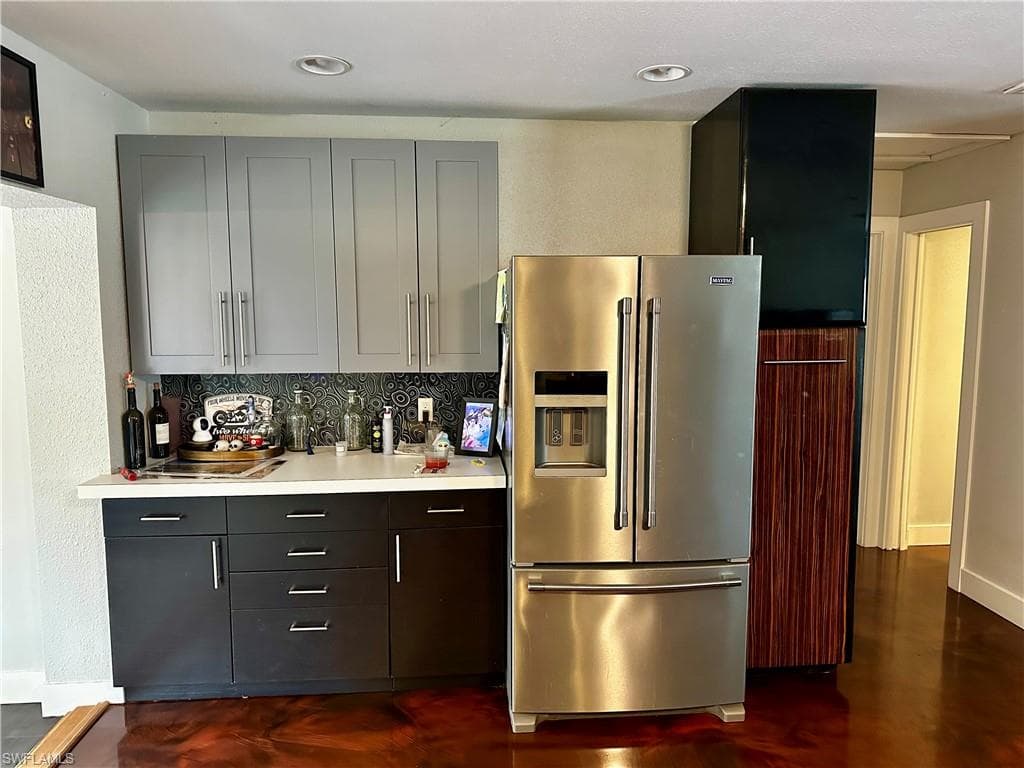 1763 Inlet DR-10