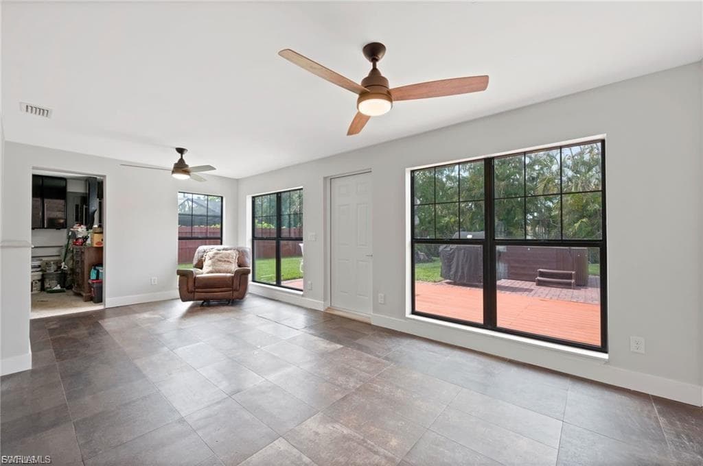 1763 Inlet DR-20