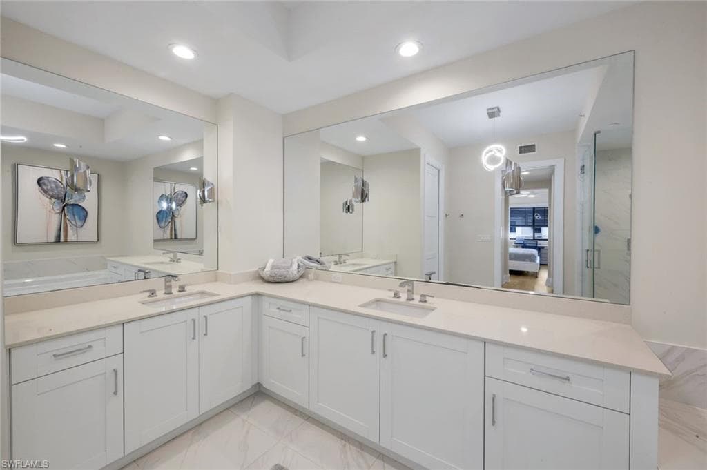 1135 3rd AVE S 518-16