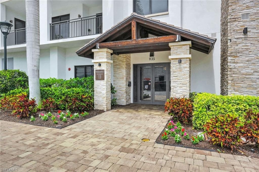 1135 3rd AVE S 518-32