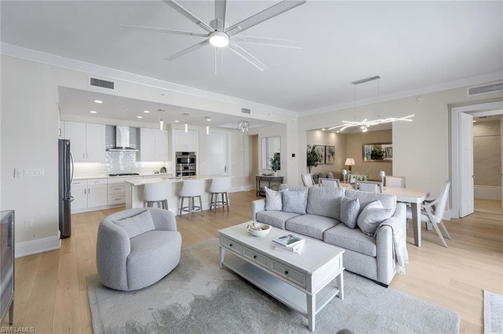 1135 3rd AVE S 518-1