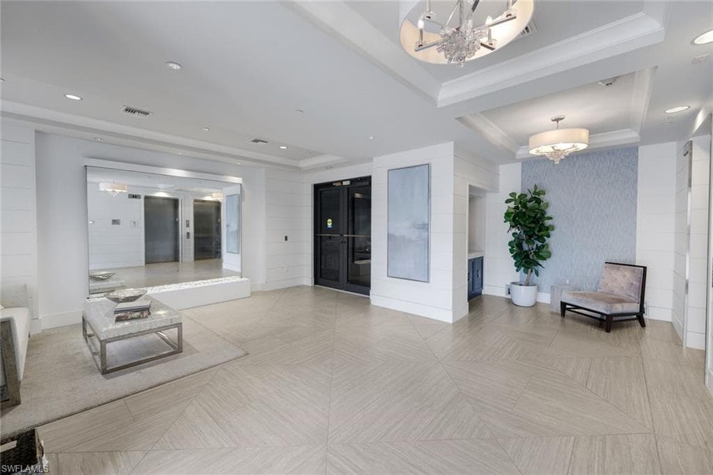 1135 3rd AVE S 518-33