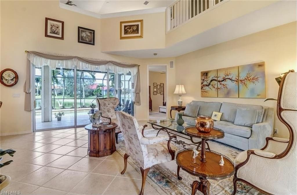 1041 Jardin DR-5