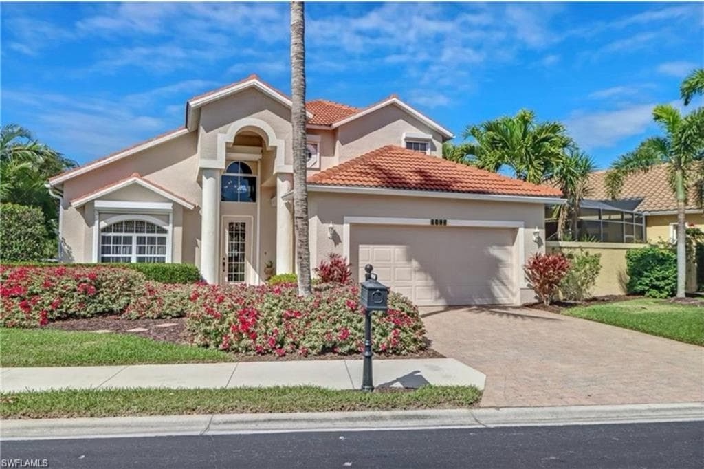 1041 Jardin DR-18