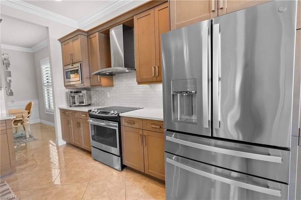 11689 Kati Falls LN-16
