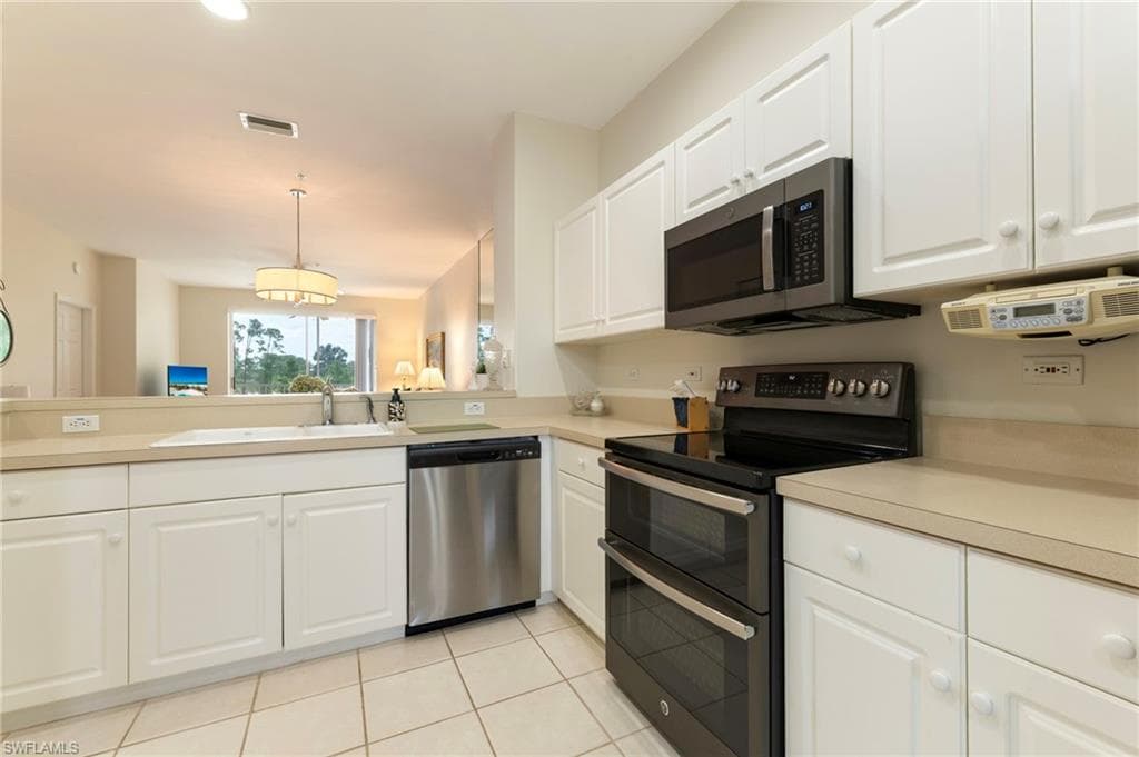 8247 Parkstone PL 206-10