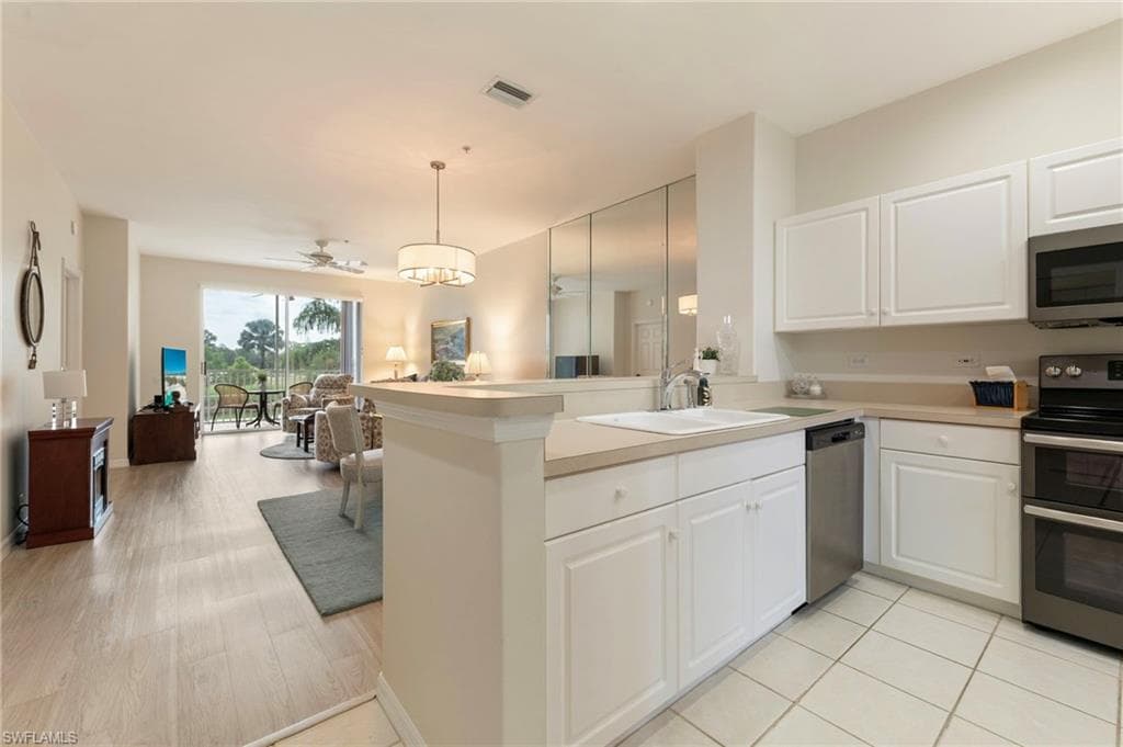 8247 Parkstone PL 206-7