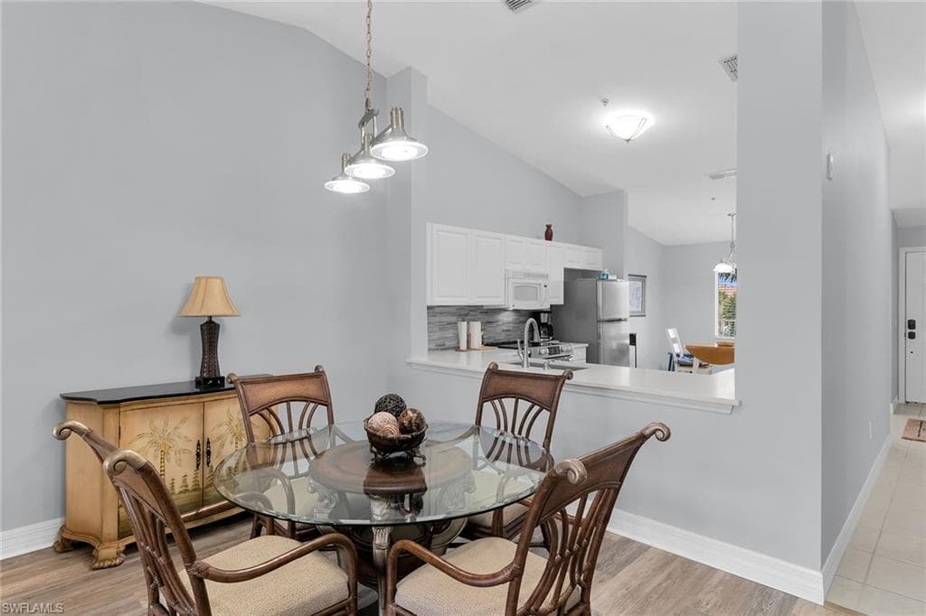 1100 Eastham WAY A302-7
