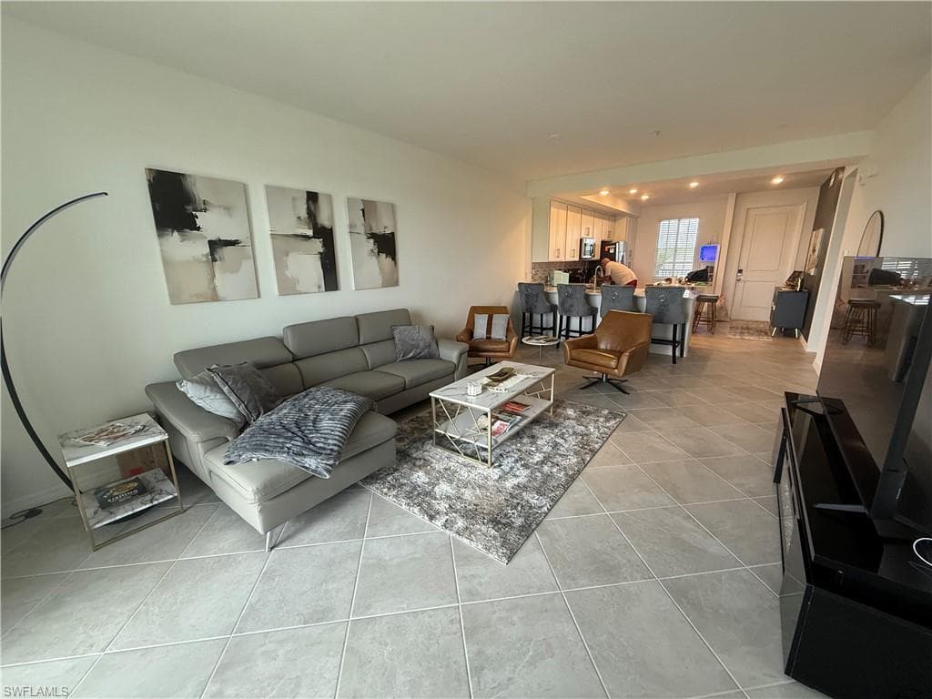 15285 Green Acres AVE 425-6