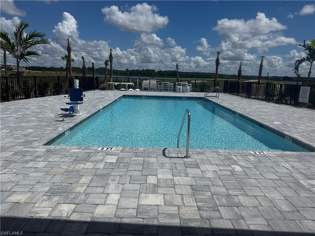 15285 Green Acres AVE 425-15