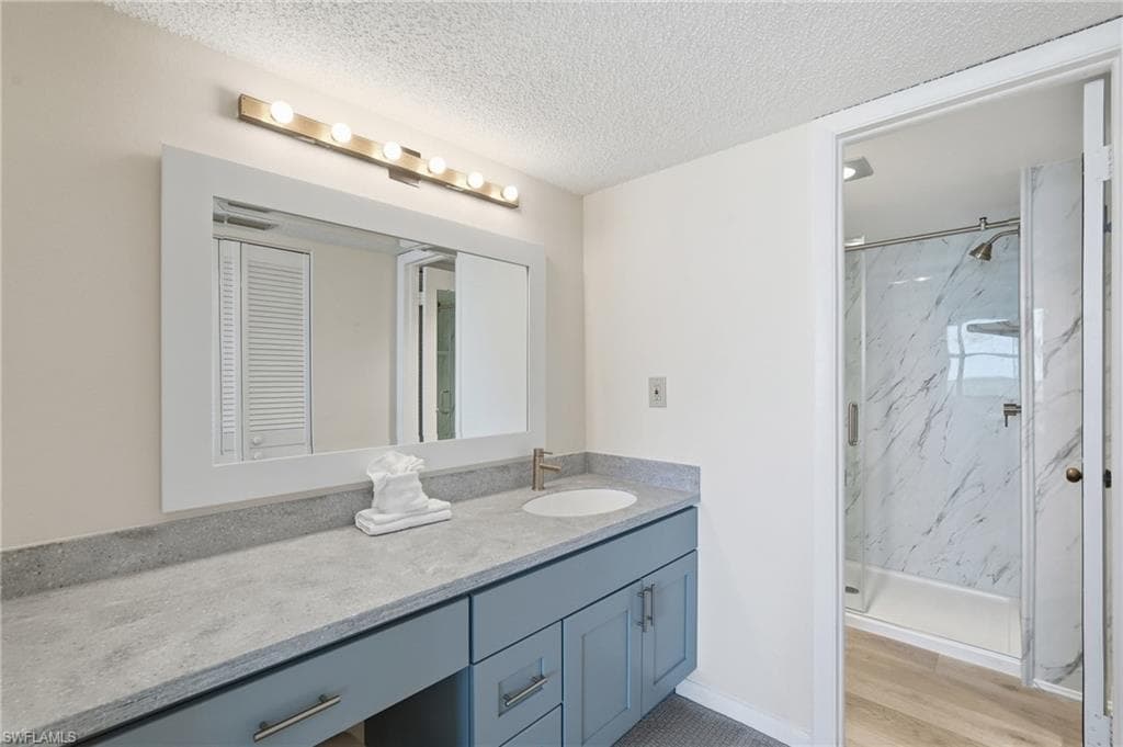 4223 Bay Beach LN 4F-21