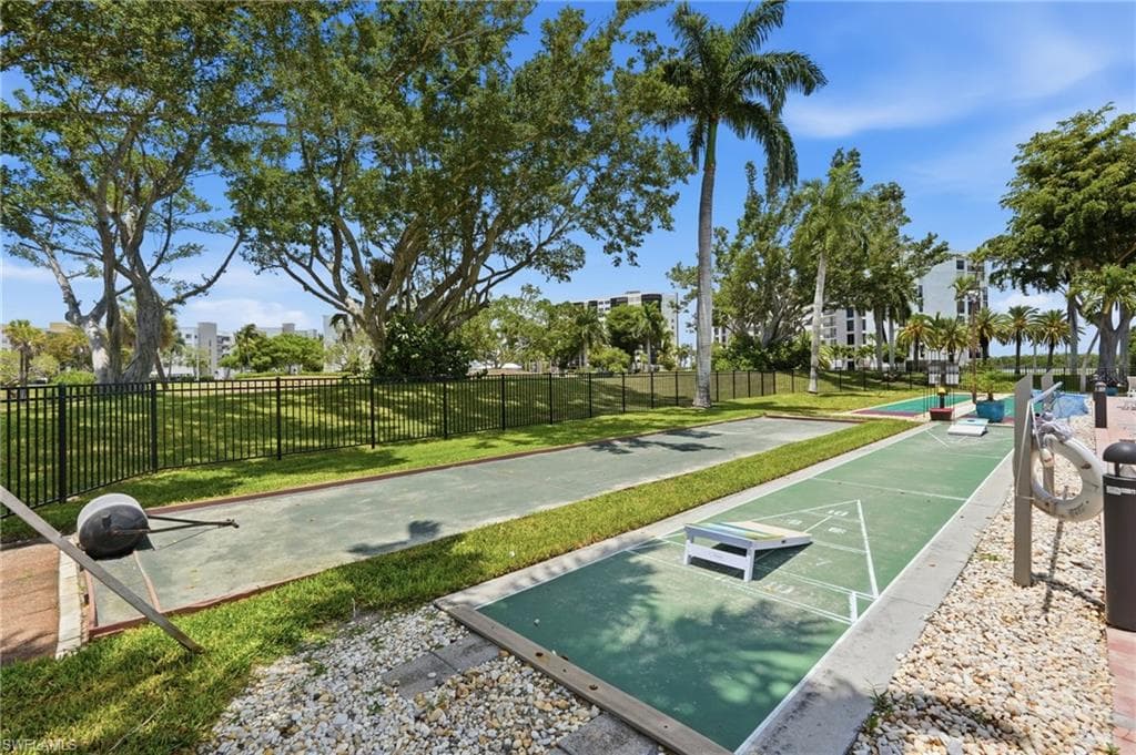4223 Bay Beach LN 4F-33