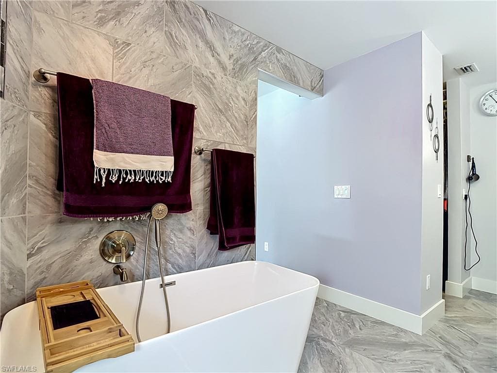 6284 Scott LN-27