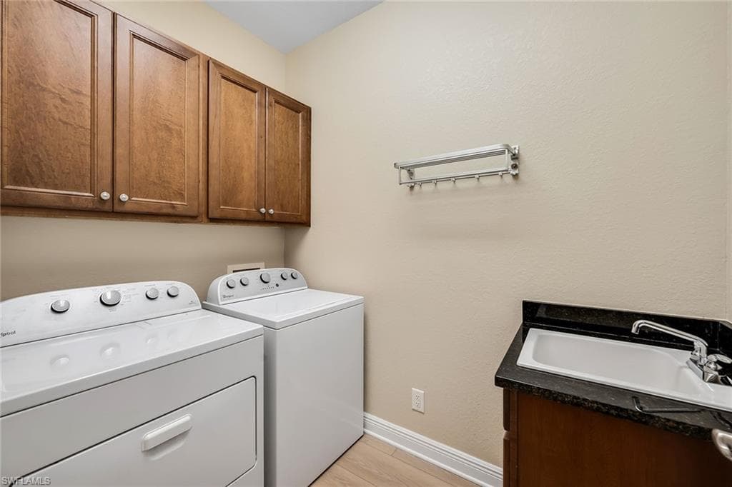 23255 Sanabria LOOP-30