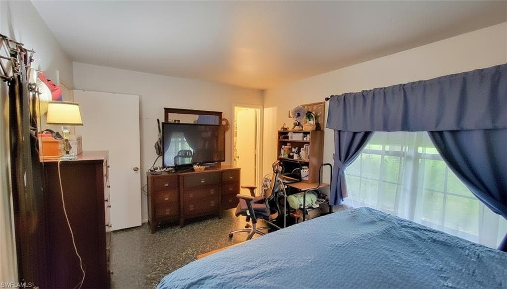 4001 Bishop CIR-7