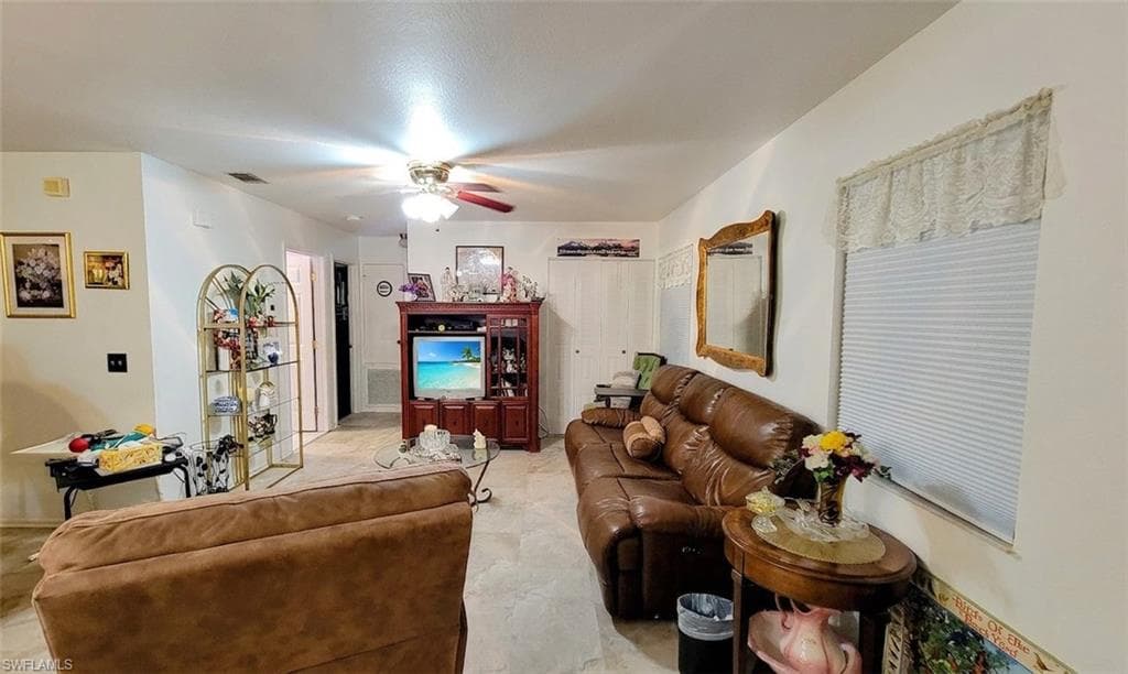 4001 Bishop CIR-3