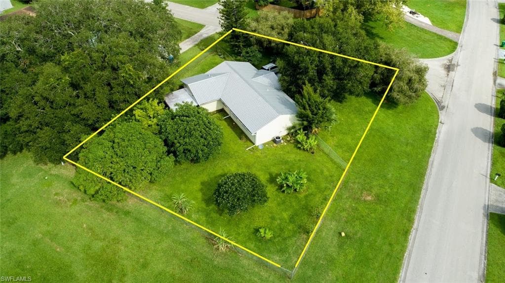 4001 Bishop CIR-10