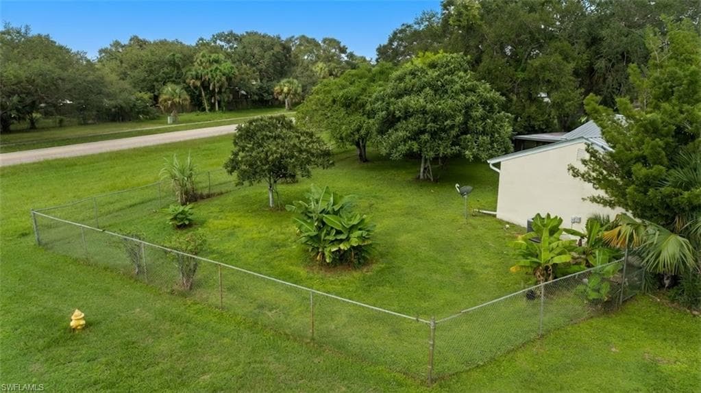 4001 Bishop CIR-11