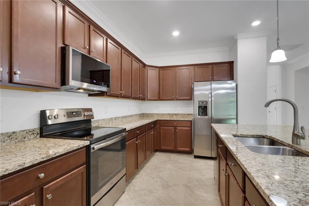 9469 Foxglove LN-5
