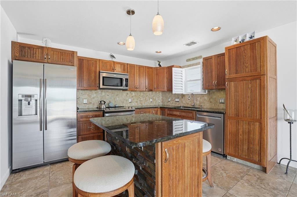 850 Oak ST-3