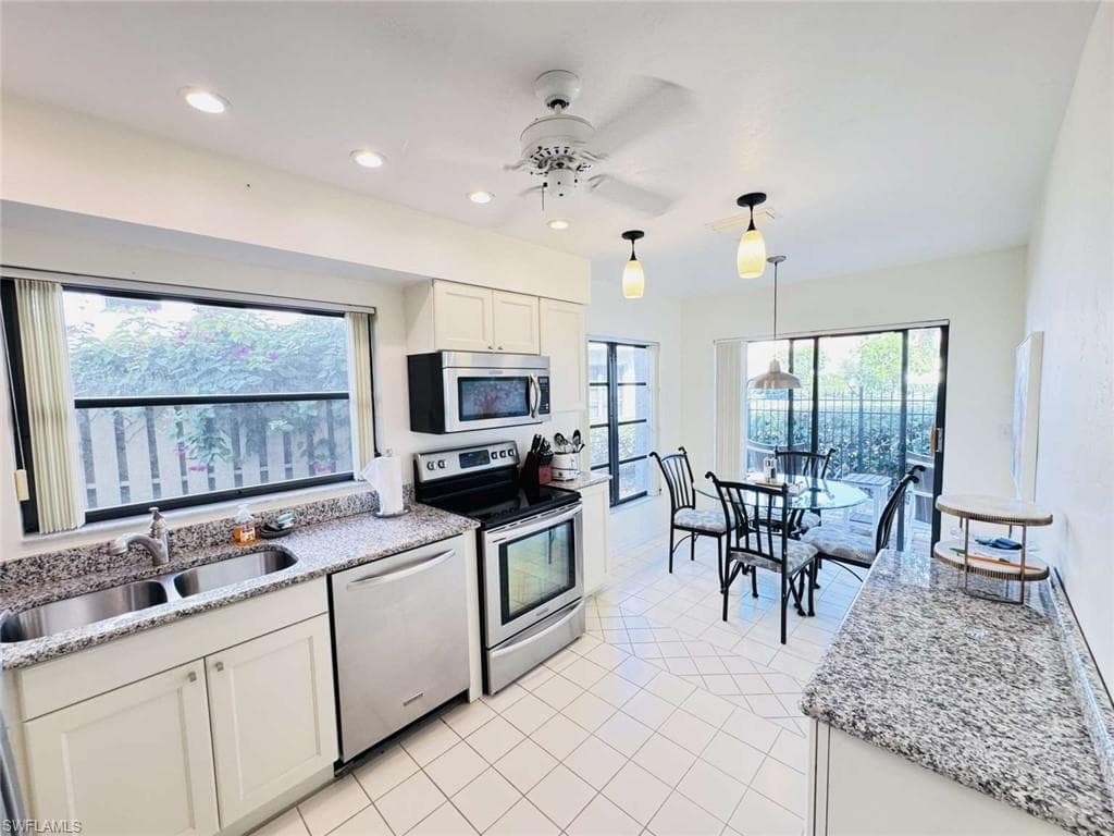 547 Beachwalk CIR-7