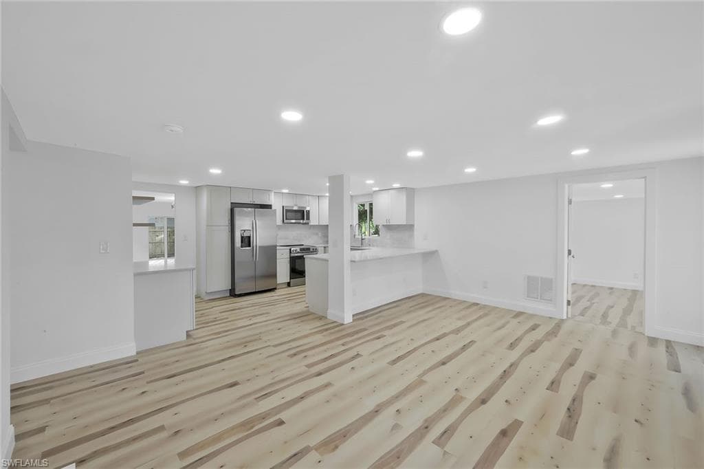 1755 Oakley AVE-5